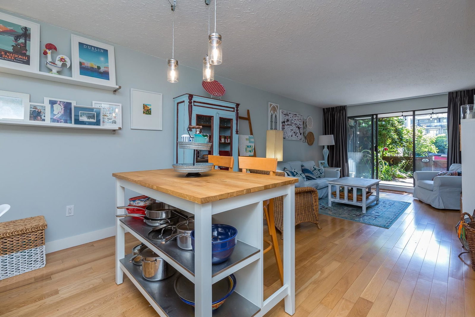 Listing Image 10