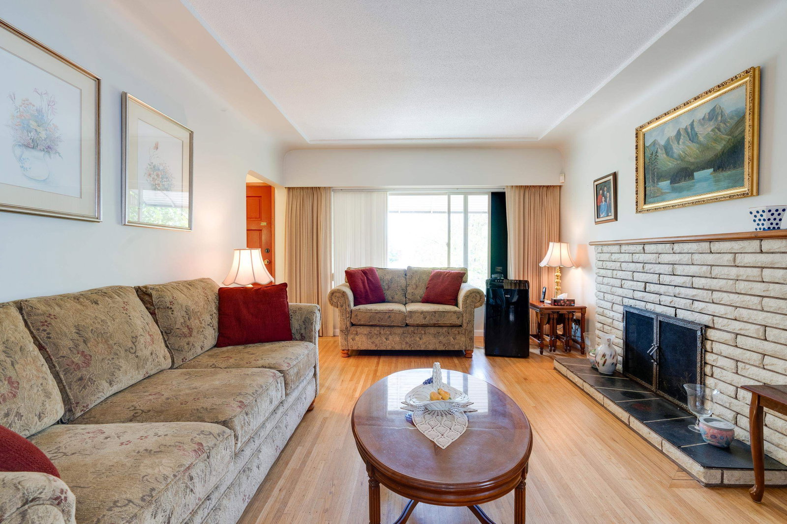 Listing Image 3