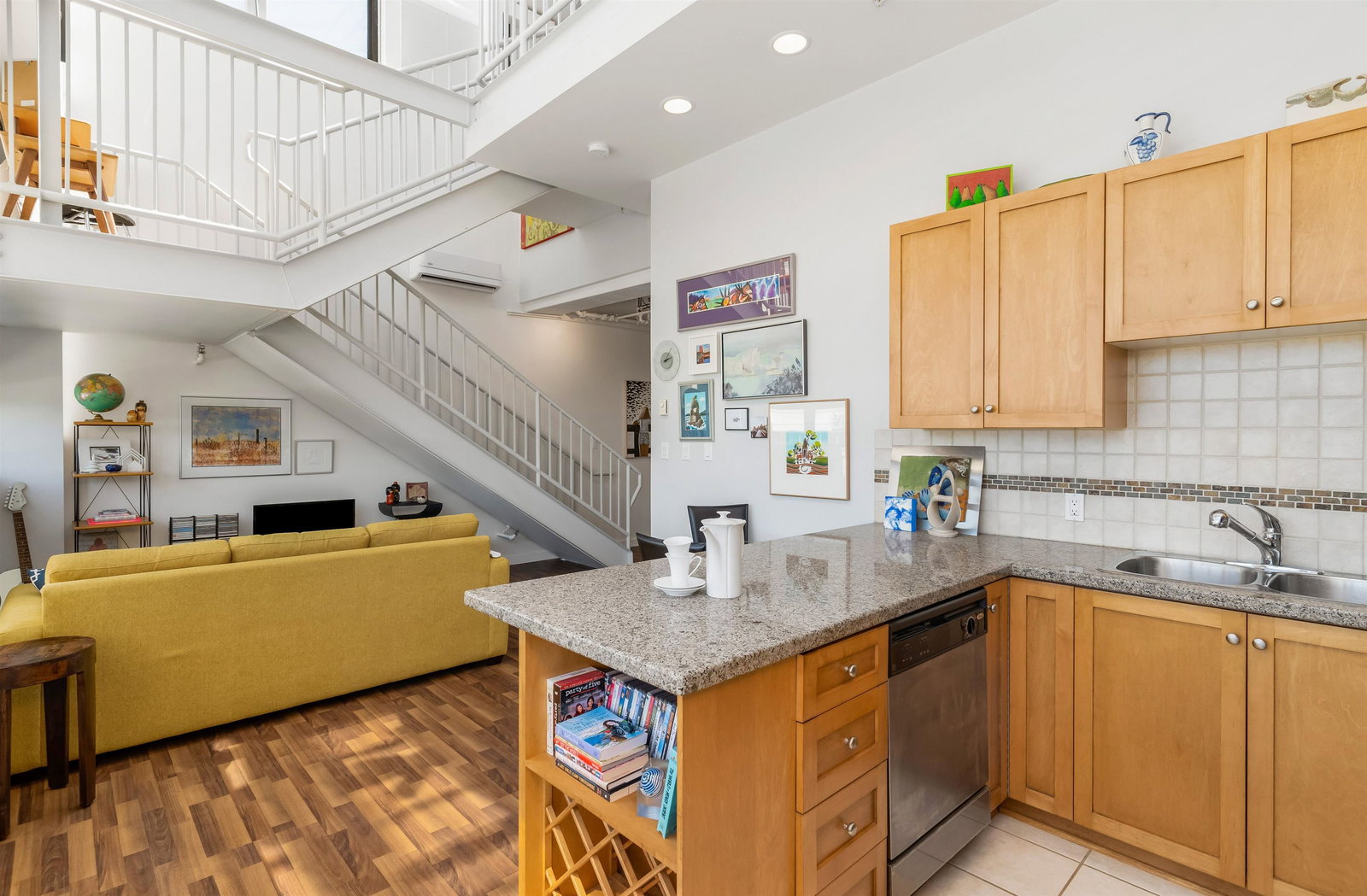 Listing Image 1