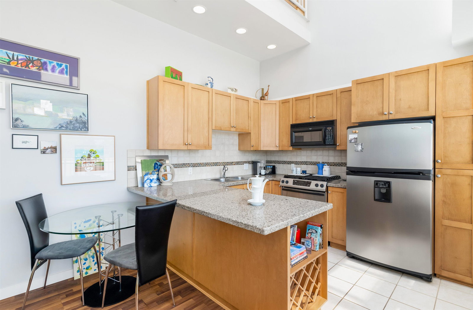 Listing Image 8