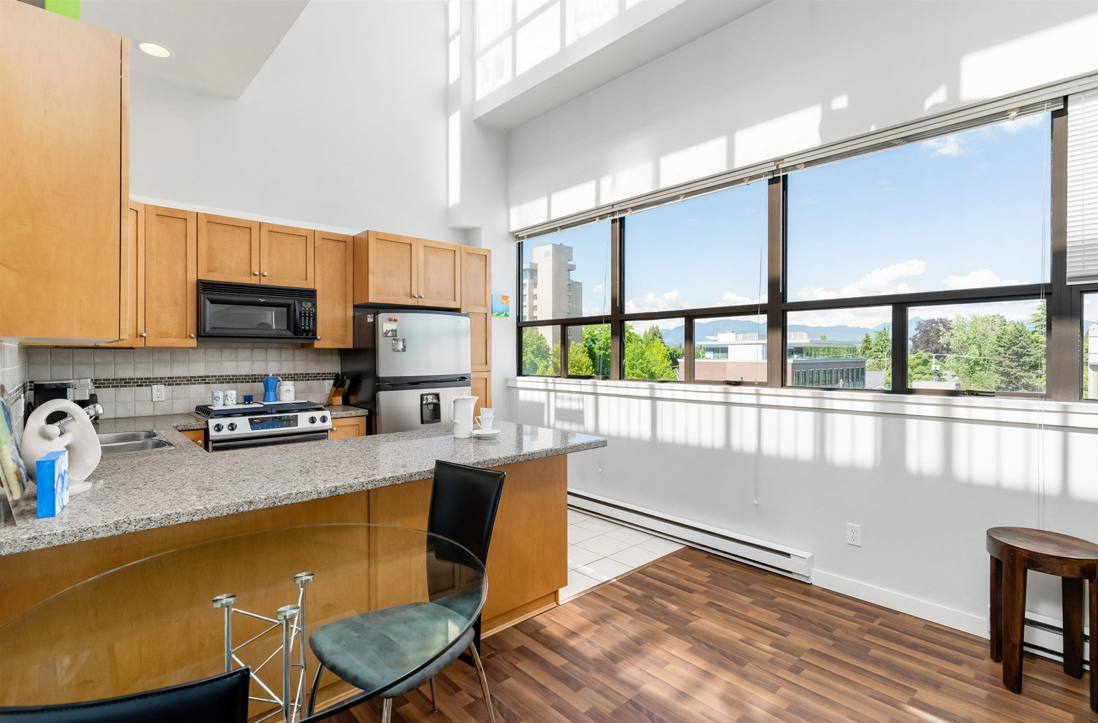 Listing Image 9