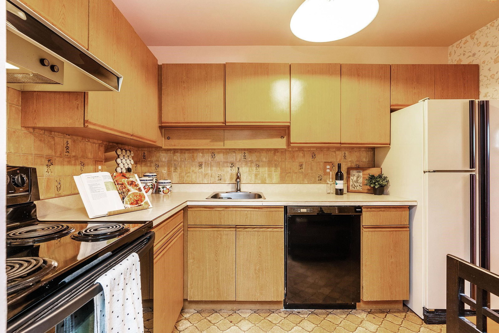 Listing Image 7