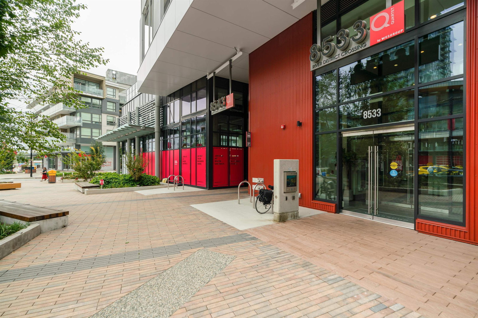 Listing Image 4