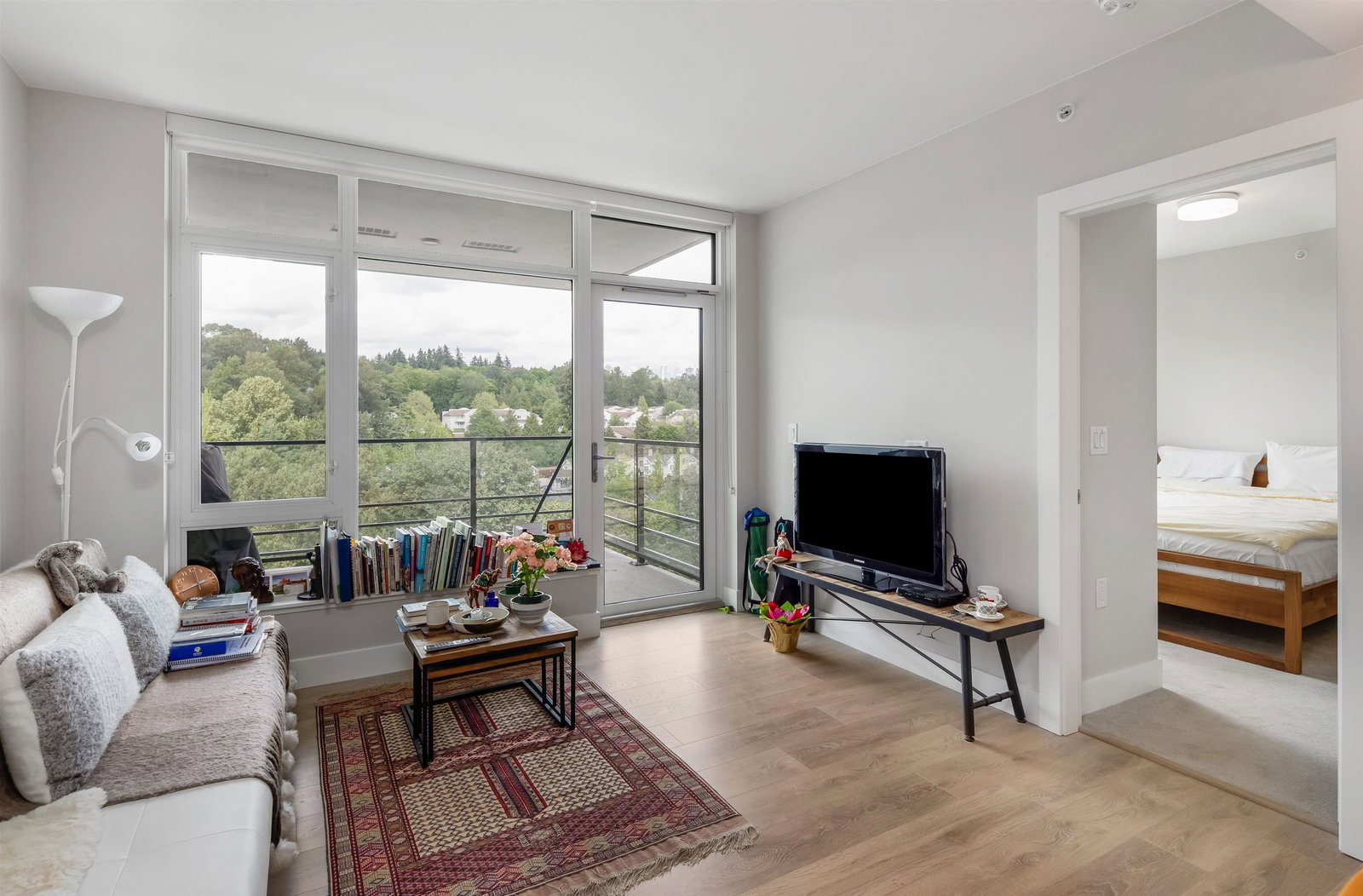 Listing Image 6