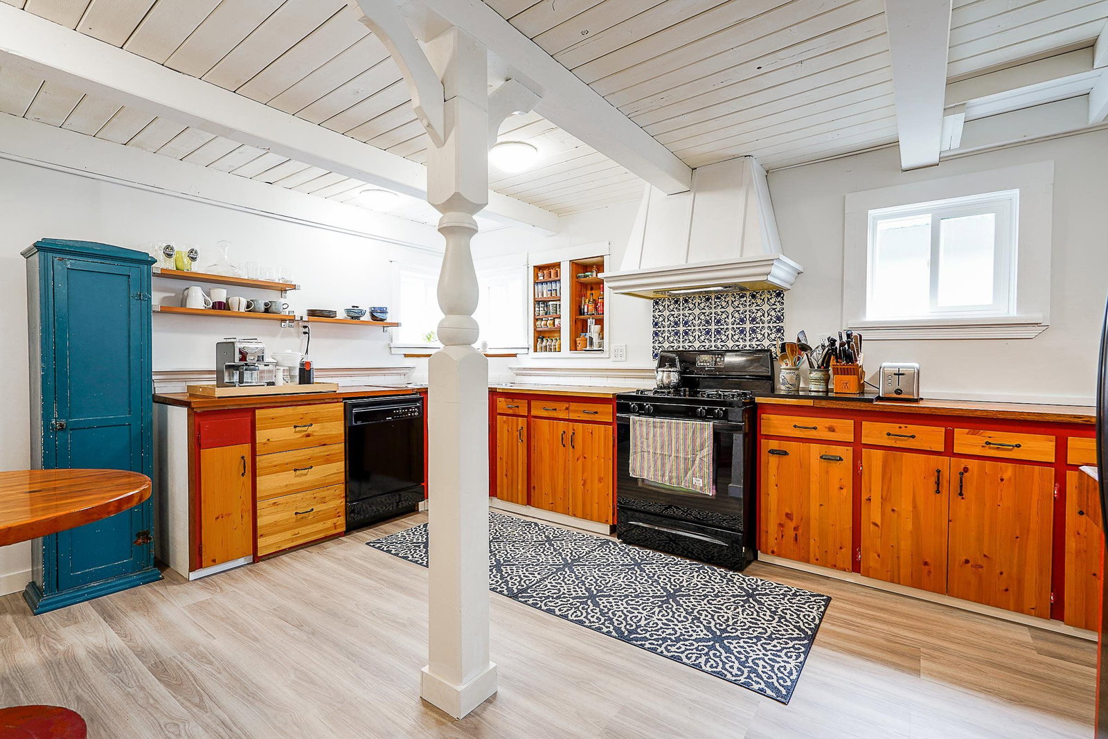 Listing Image 9