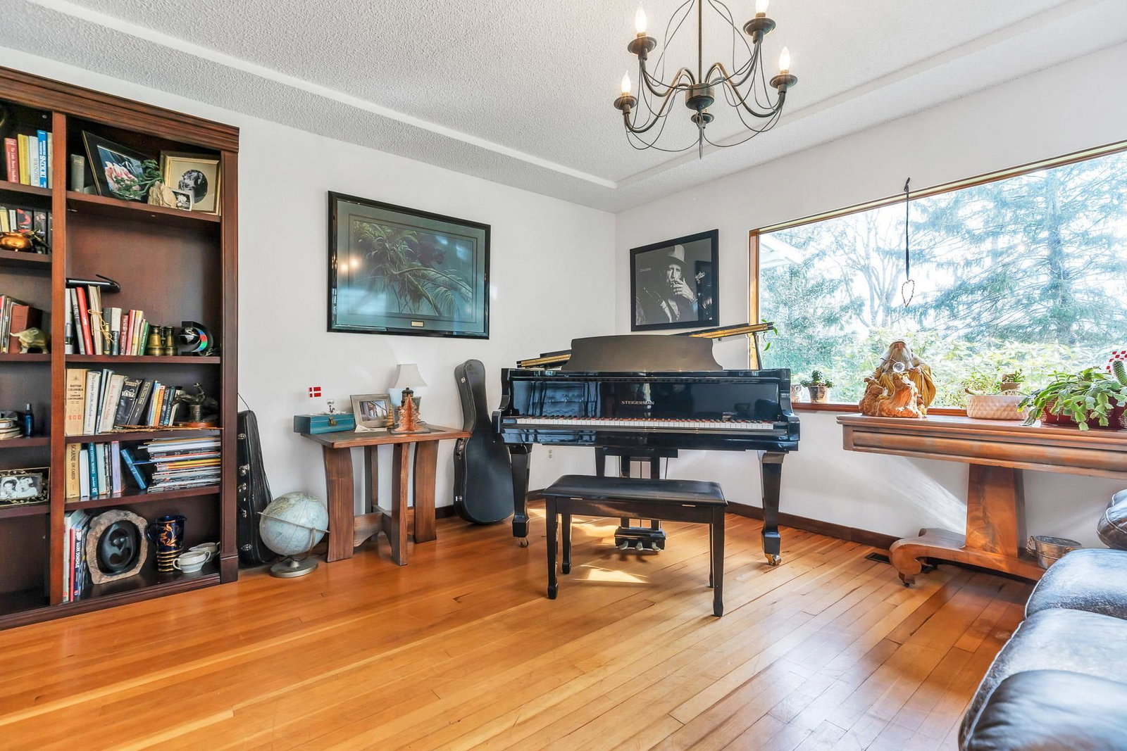 Listing Image 16