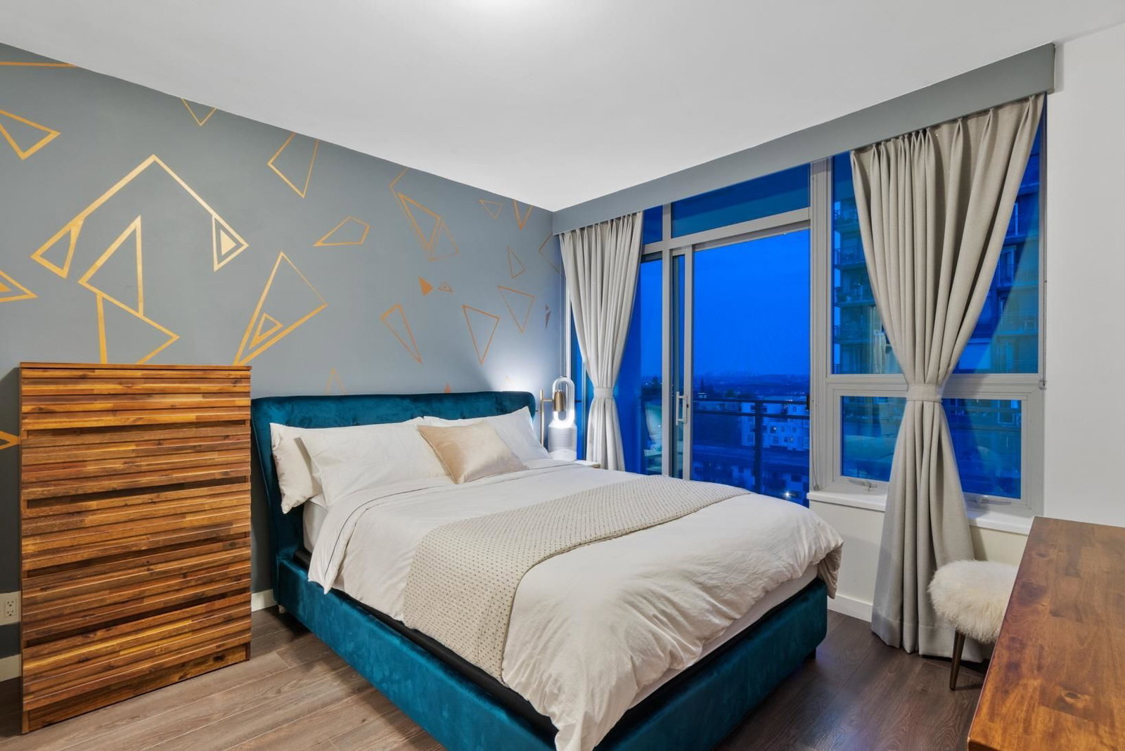 Listing Image 17