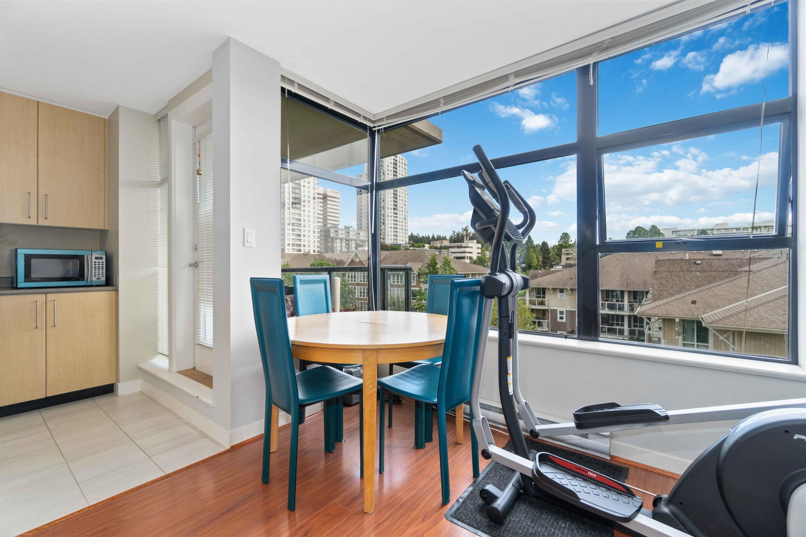 Listing Image 9