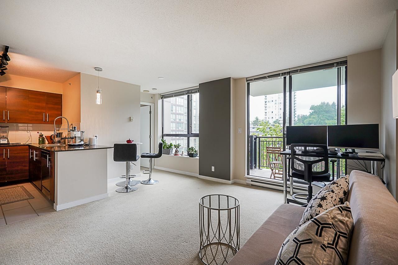Listing Image 11