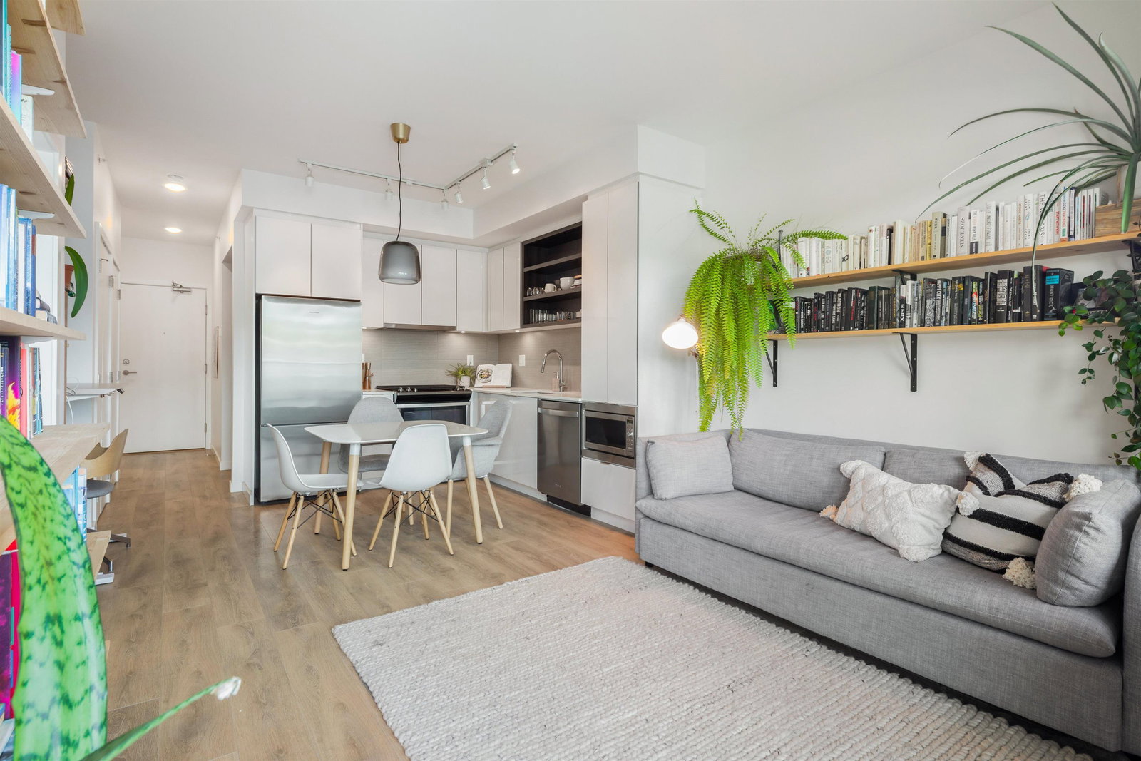 Listing Image 9