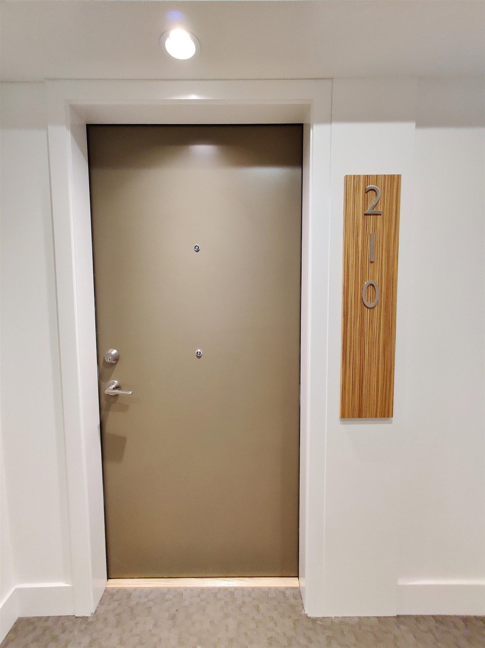 Listing Image 4