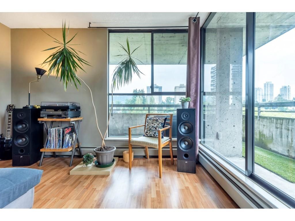 Listing Image 5