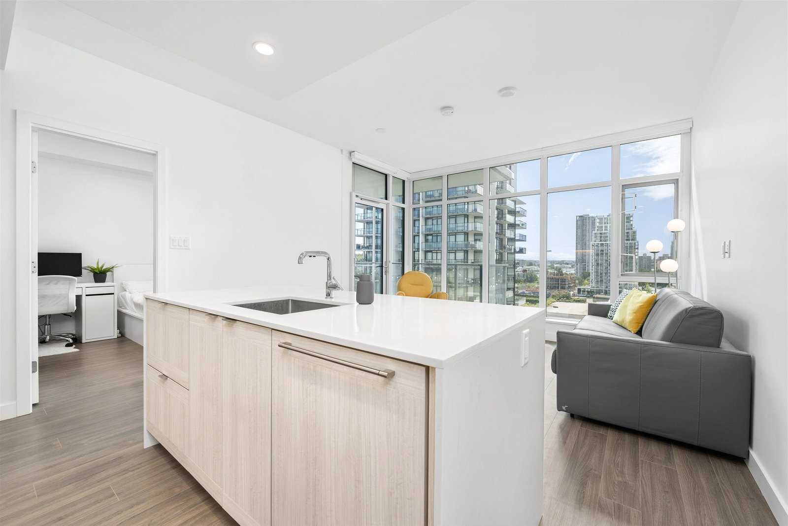 Listing Image 10