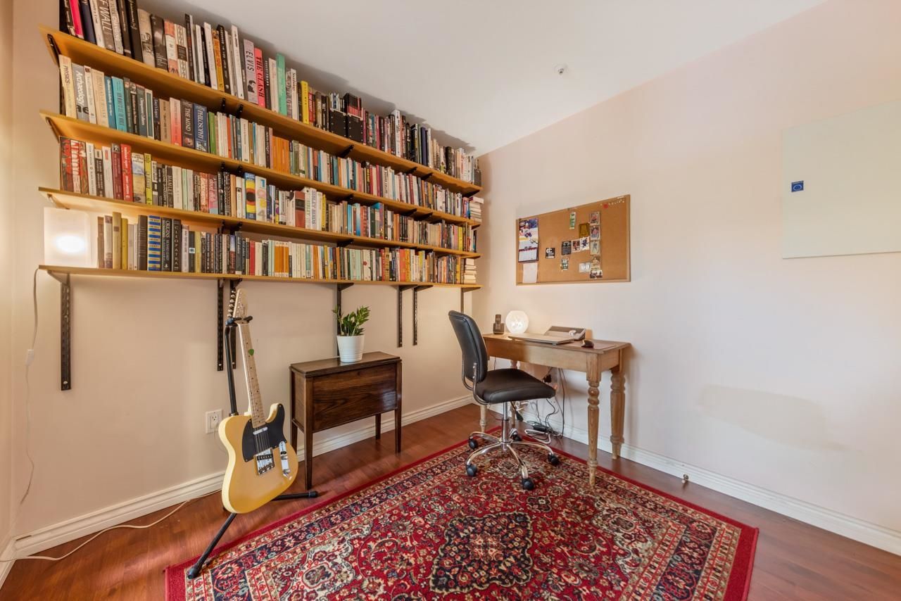 Listing Image 11