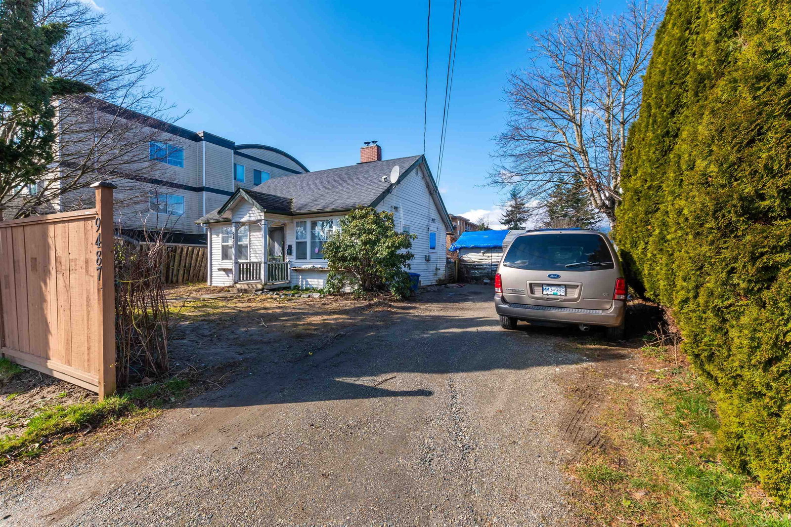 Listing Image 4
