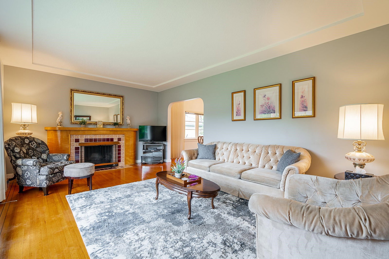 Listing Image 4