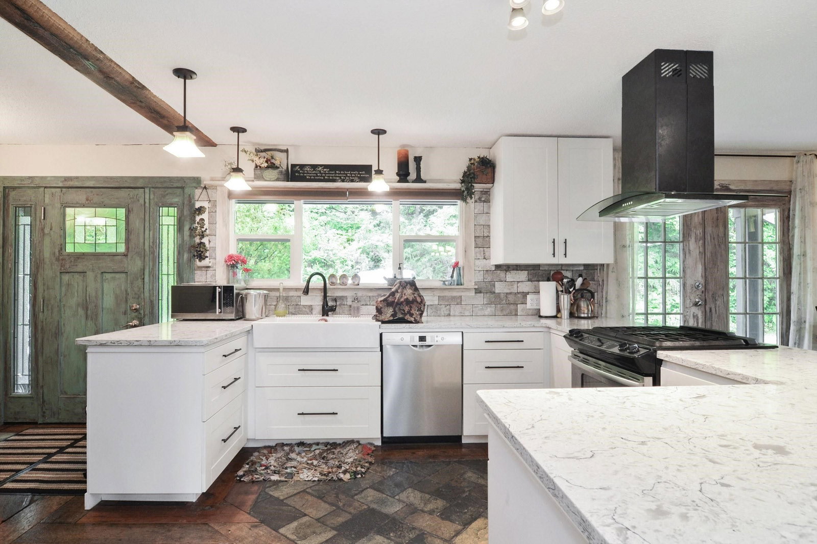 Listing Image 9