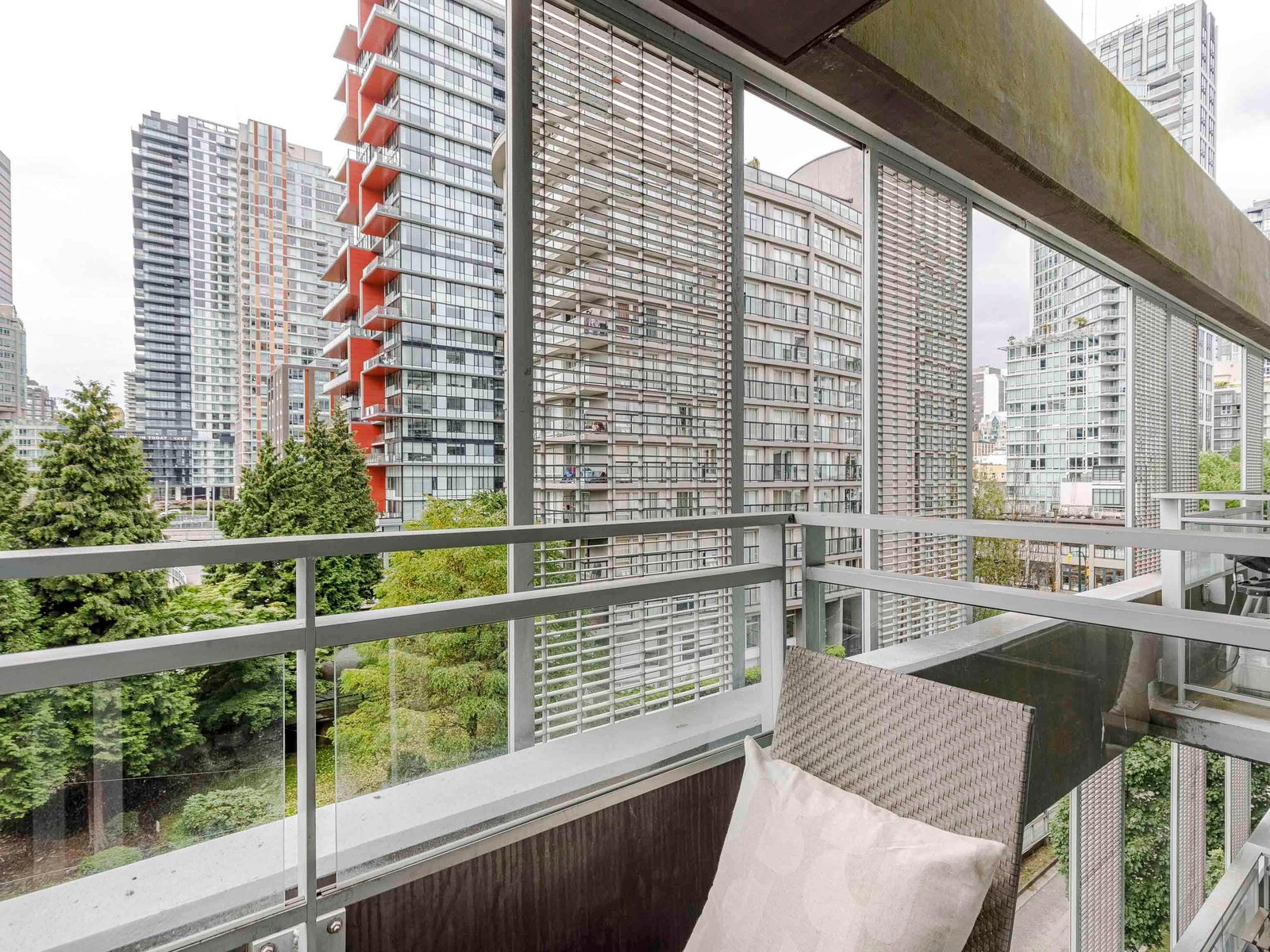 Listing Image 11