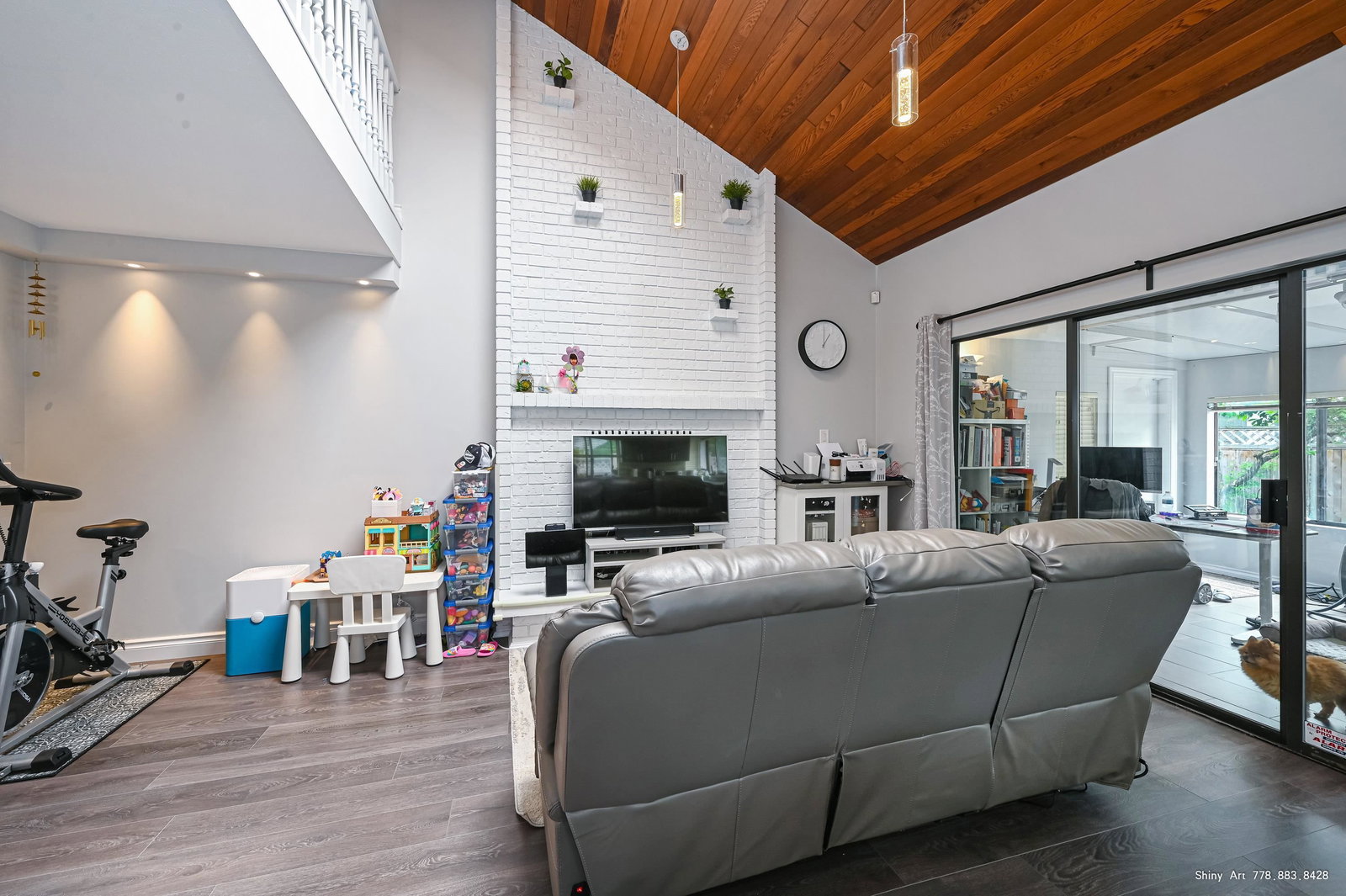 Listing Image 11