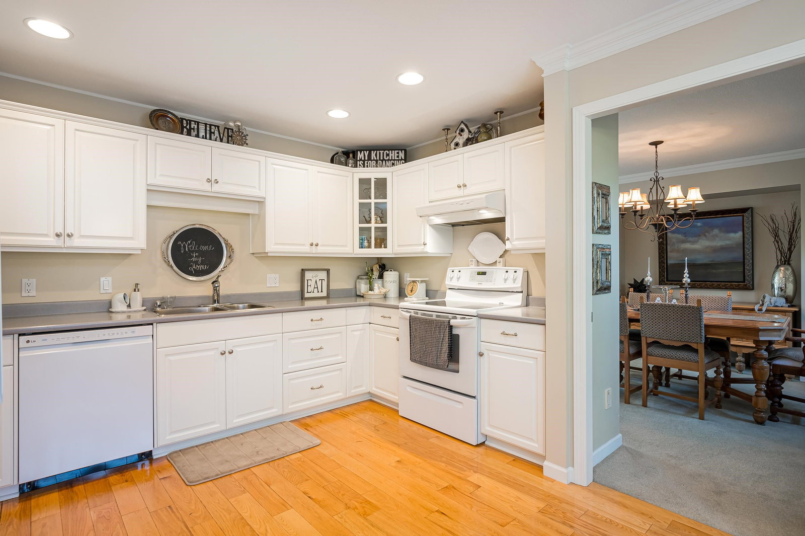 Listing Image 15