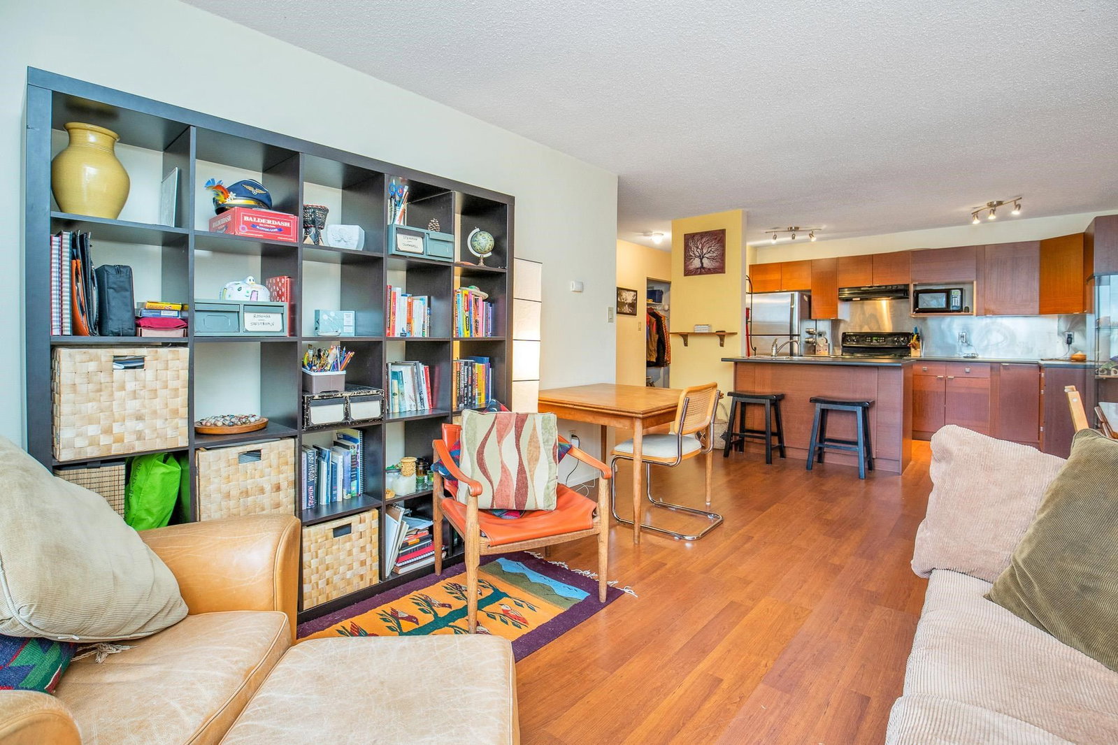 Listing Image 5