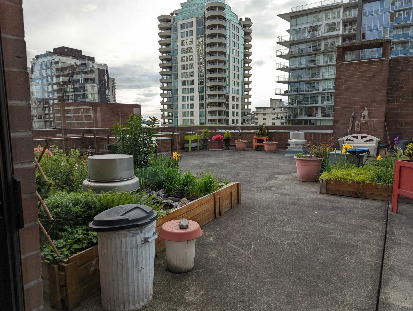 Listing Image 16
