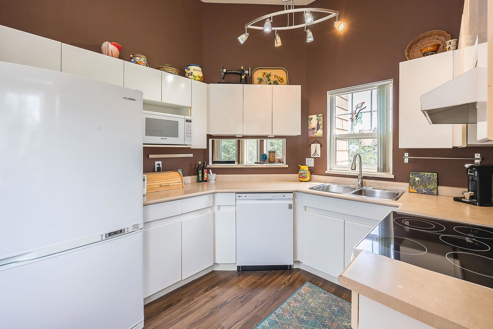 Listing Image 15