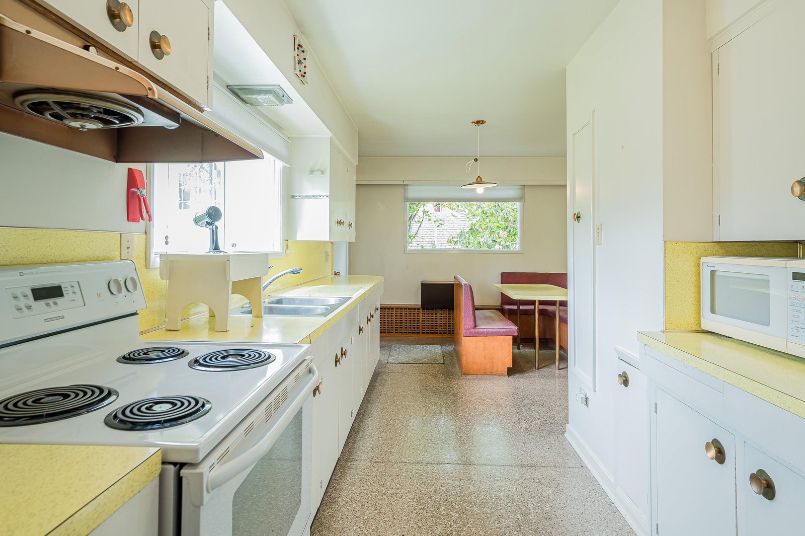 Listing Image 11