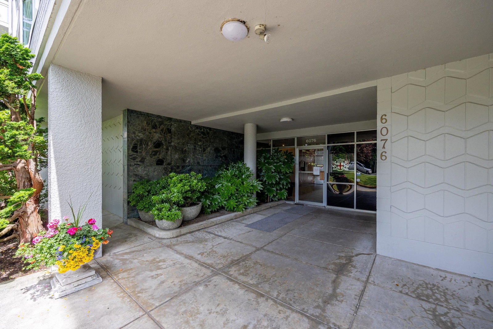 Listing Image 30