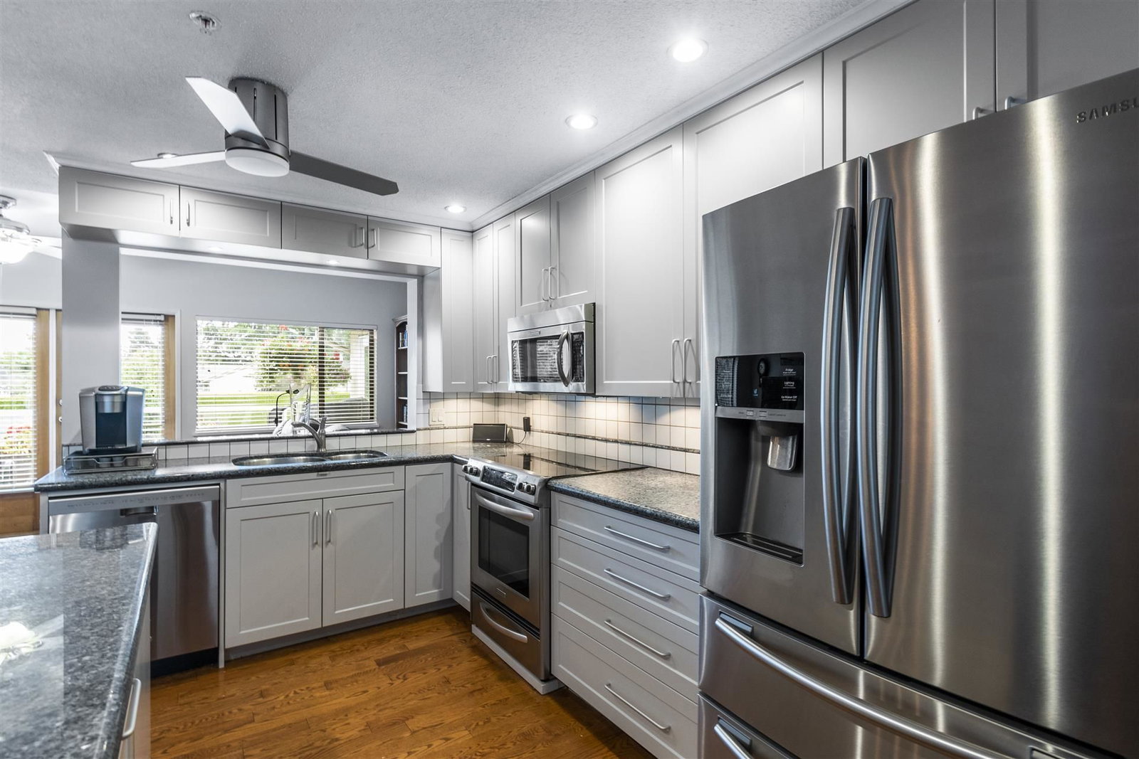 Listing Image 13