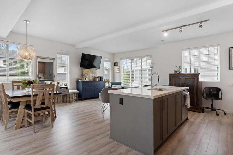 37 - 11272 240 Street, Maple Ridge, V2W 0J8 | Image 2