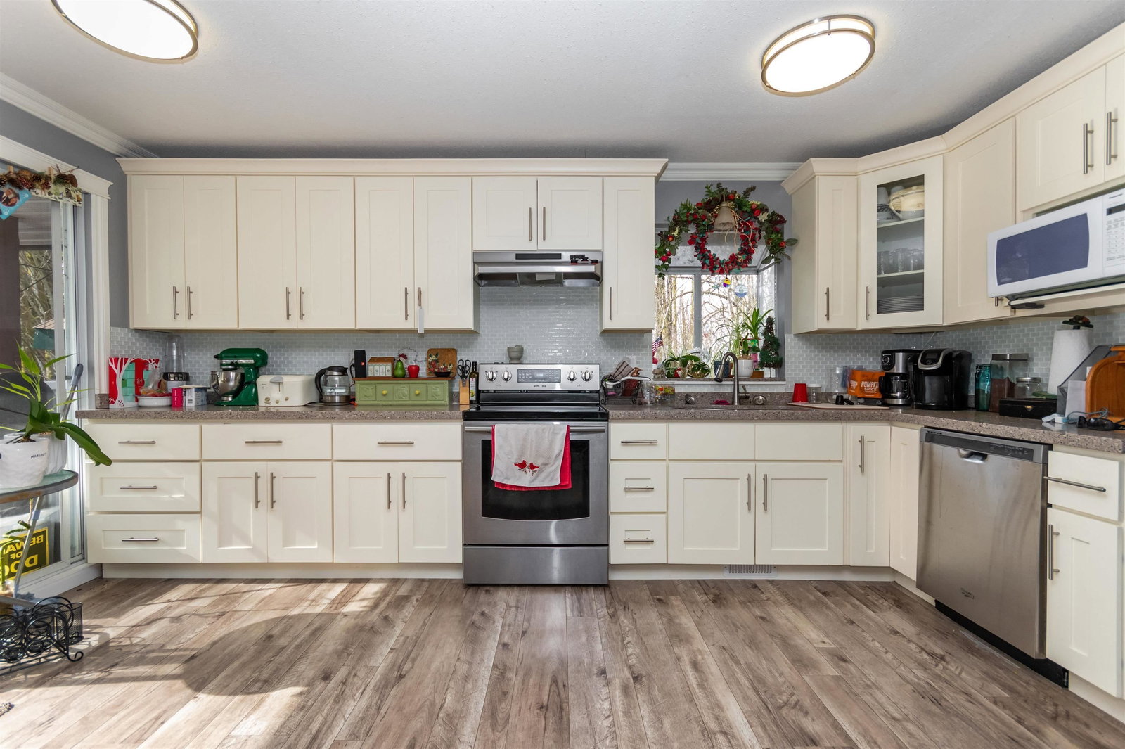 Listing Image 11