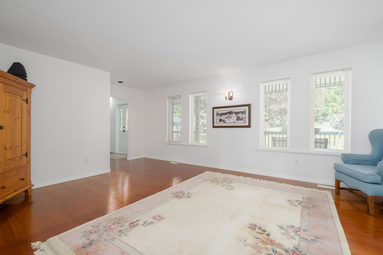 Listing Image 8