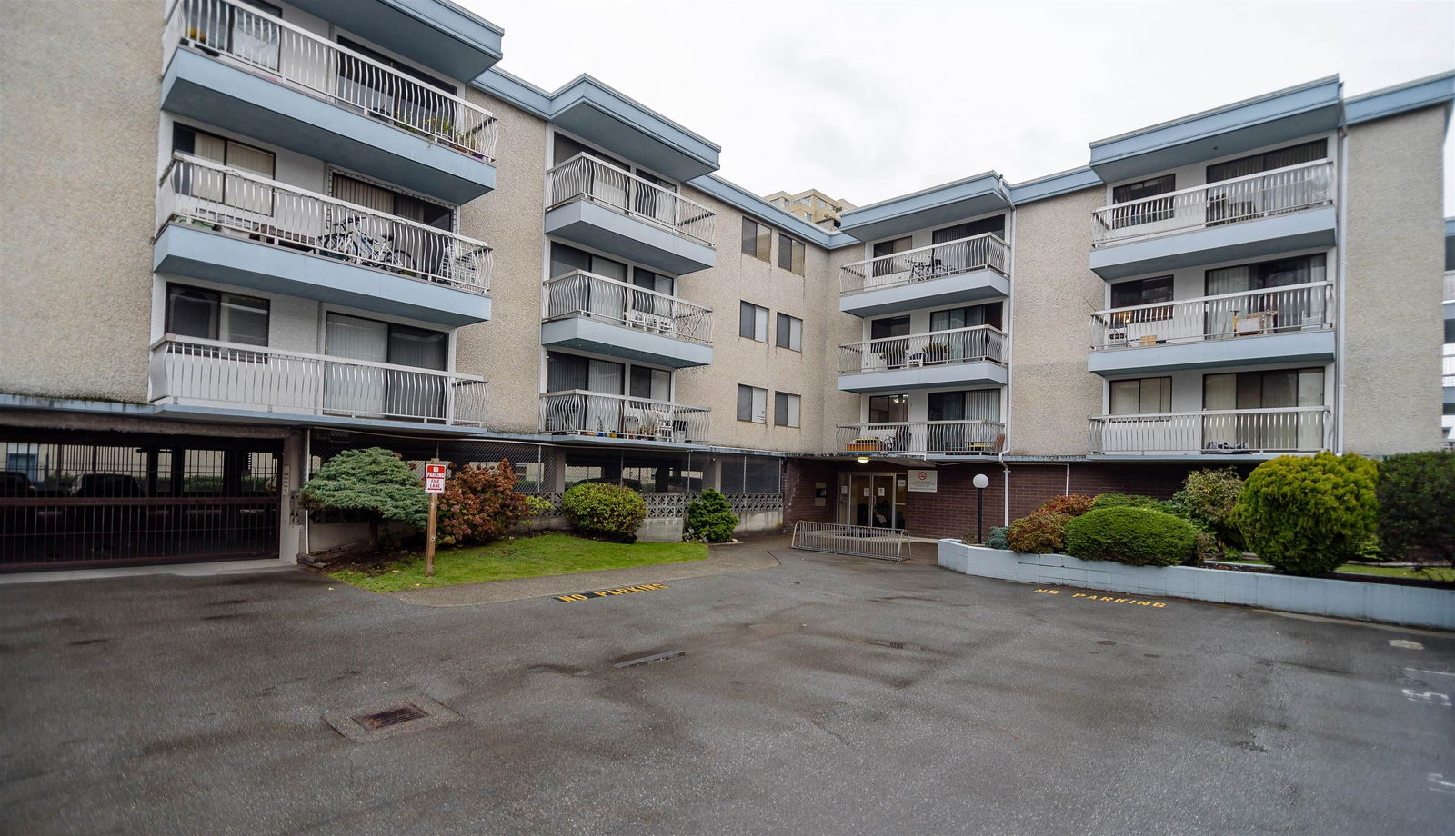 Listing Image 0