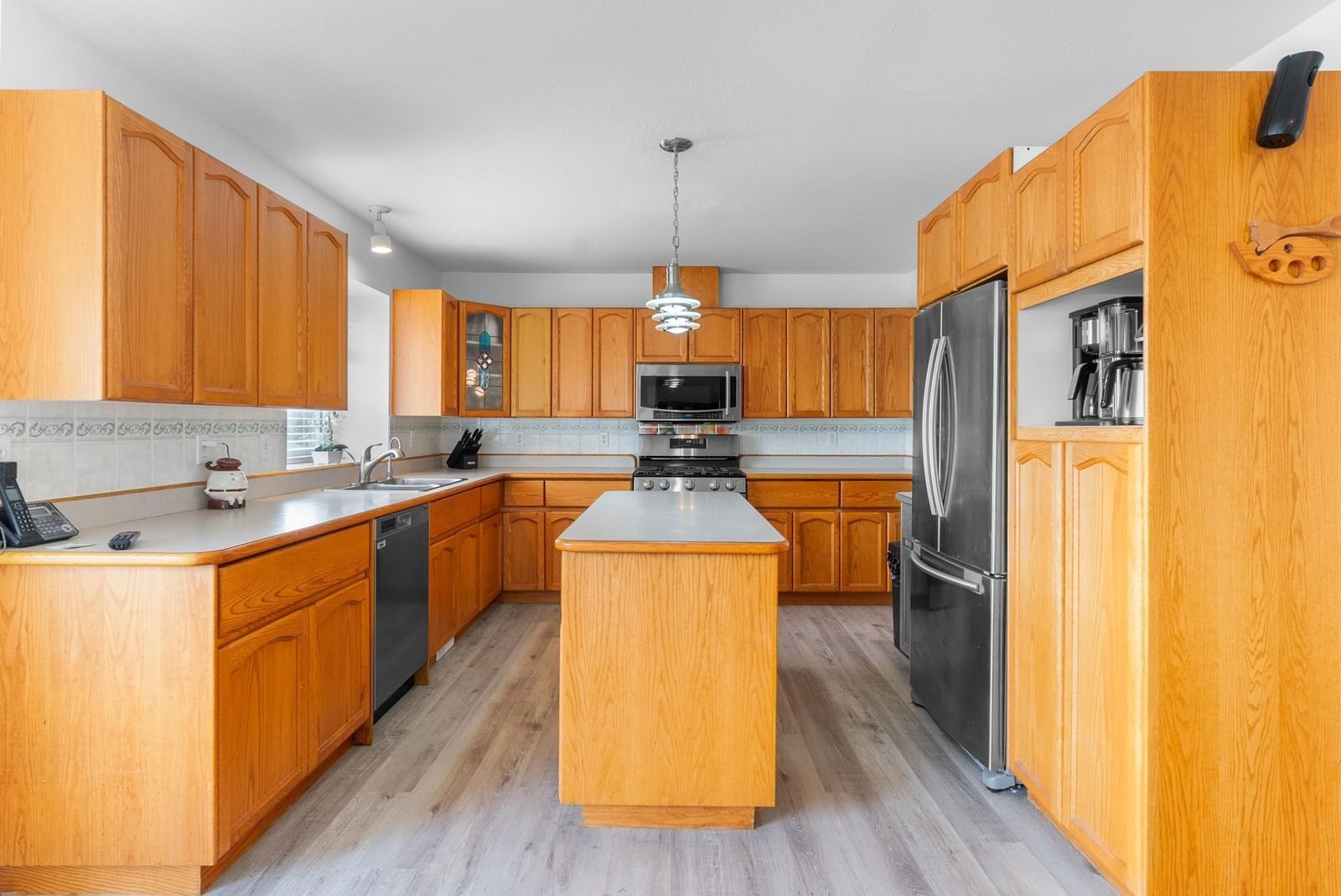 Listing Image 12