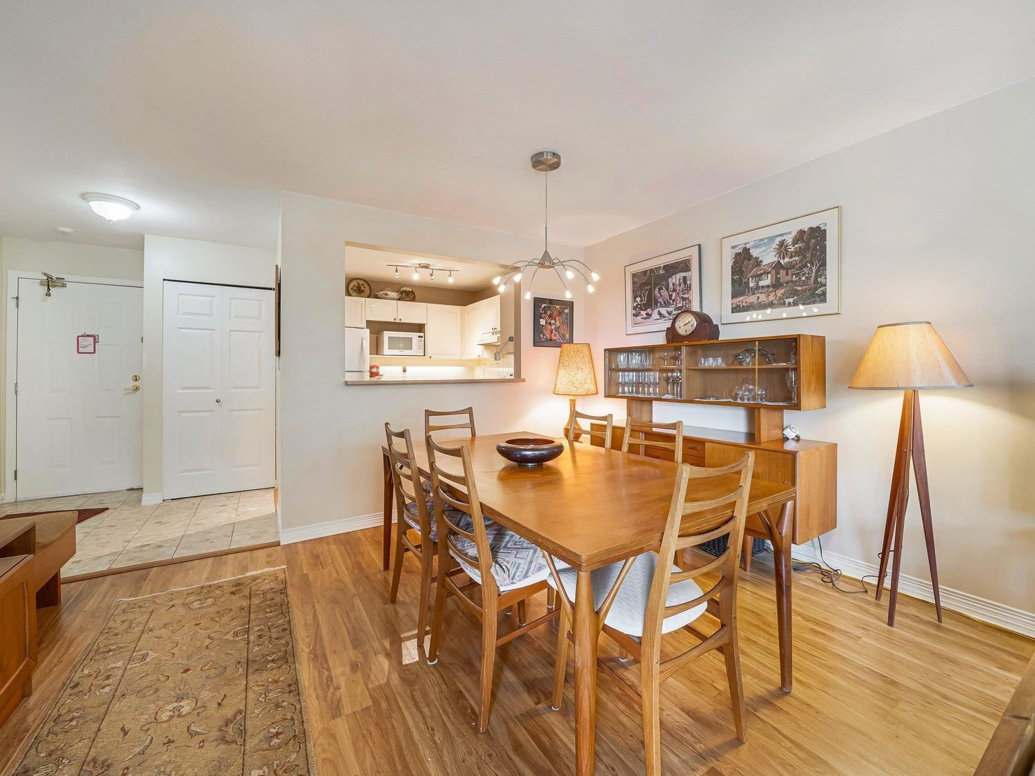 Listing Image 6