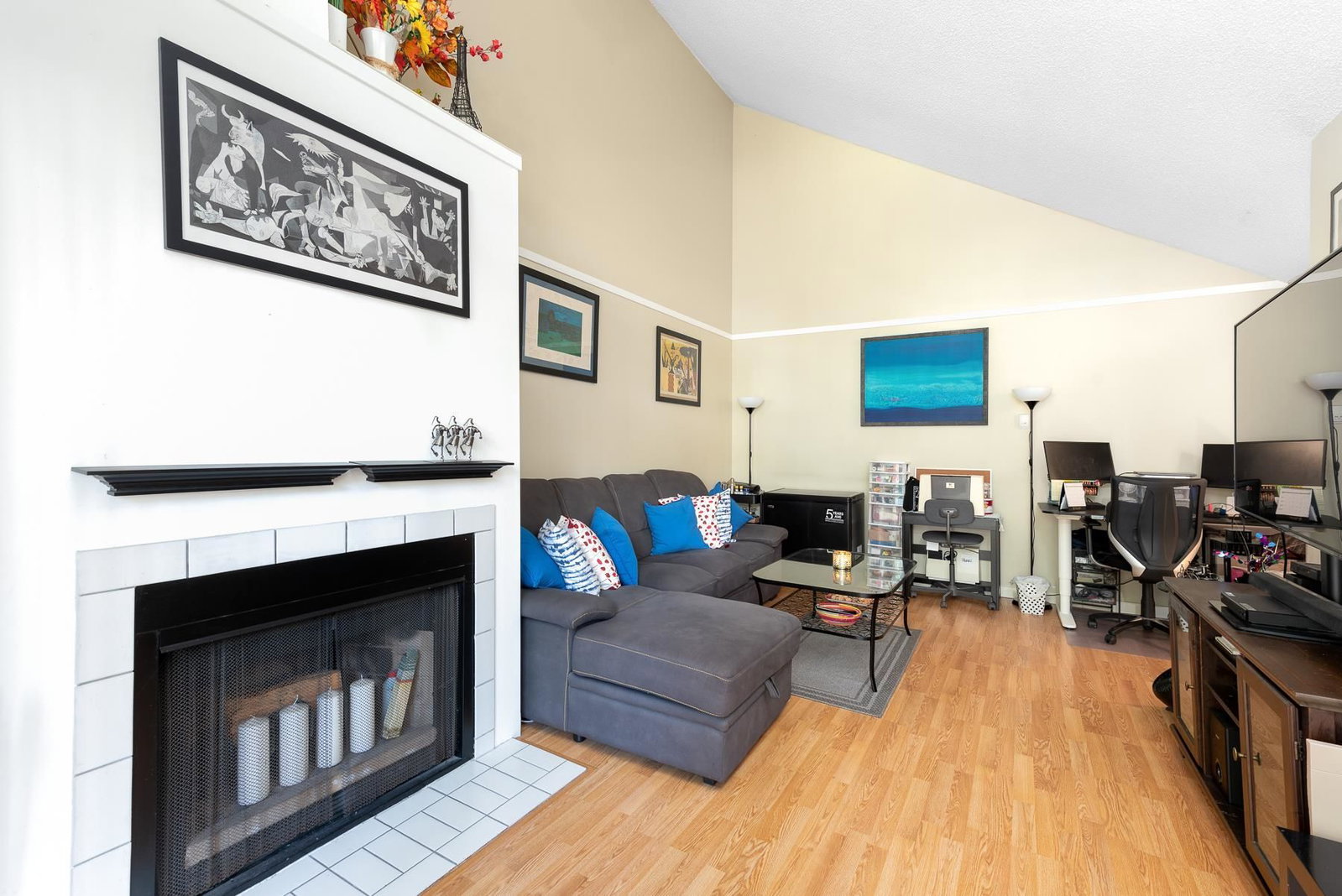 Listing Image 10