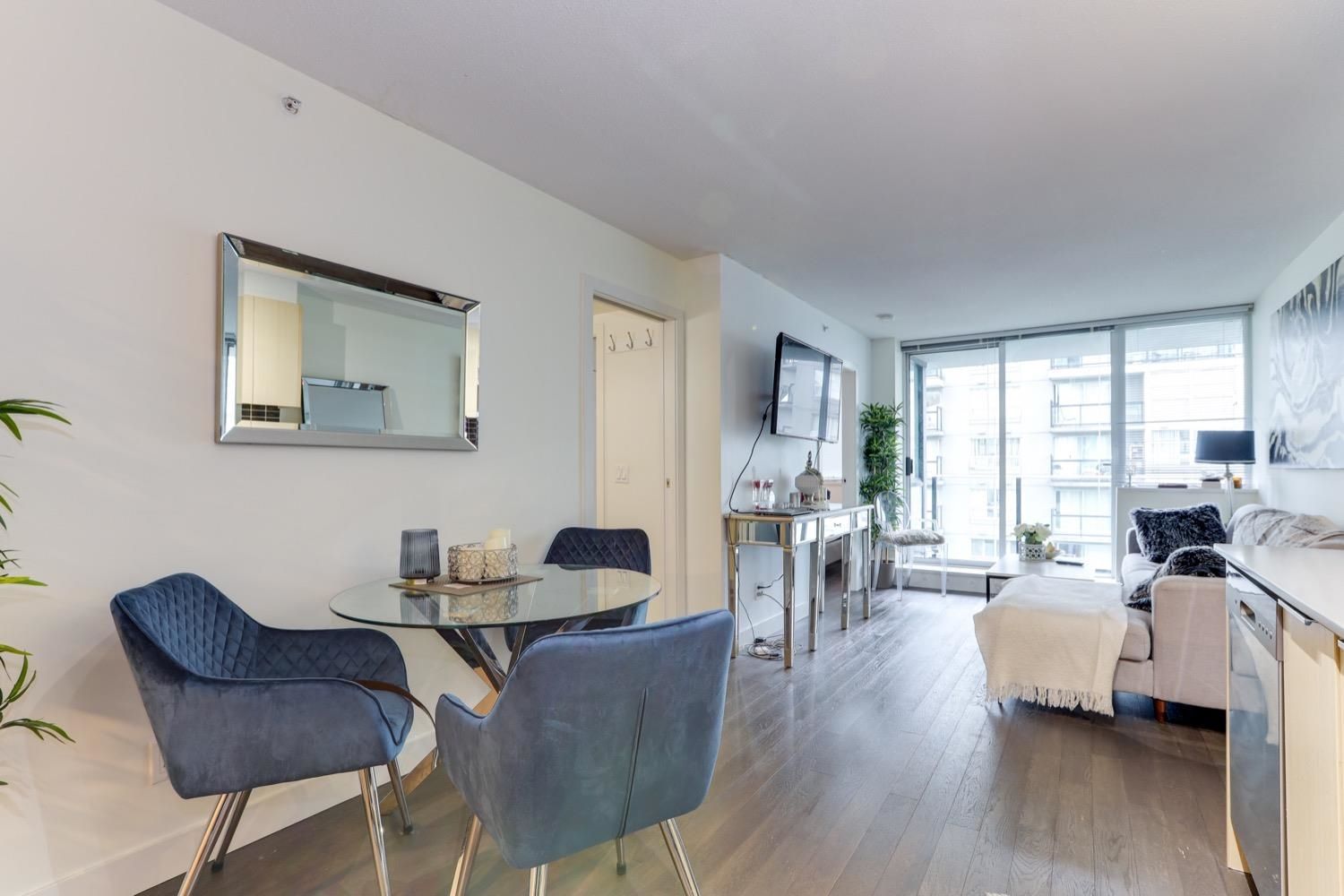 Listing Image 10