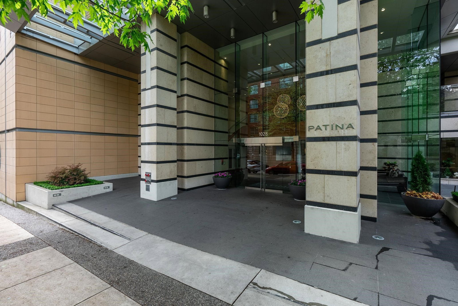 Listing Image 16