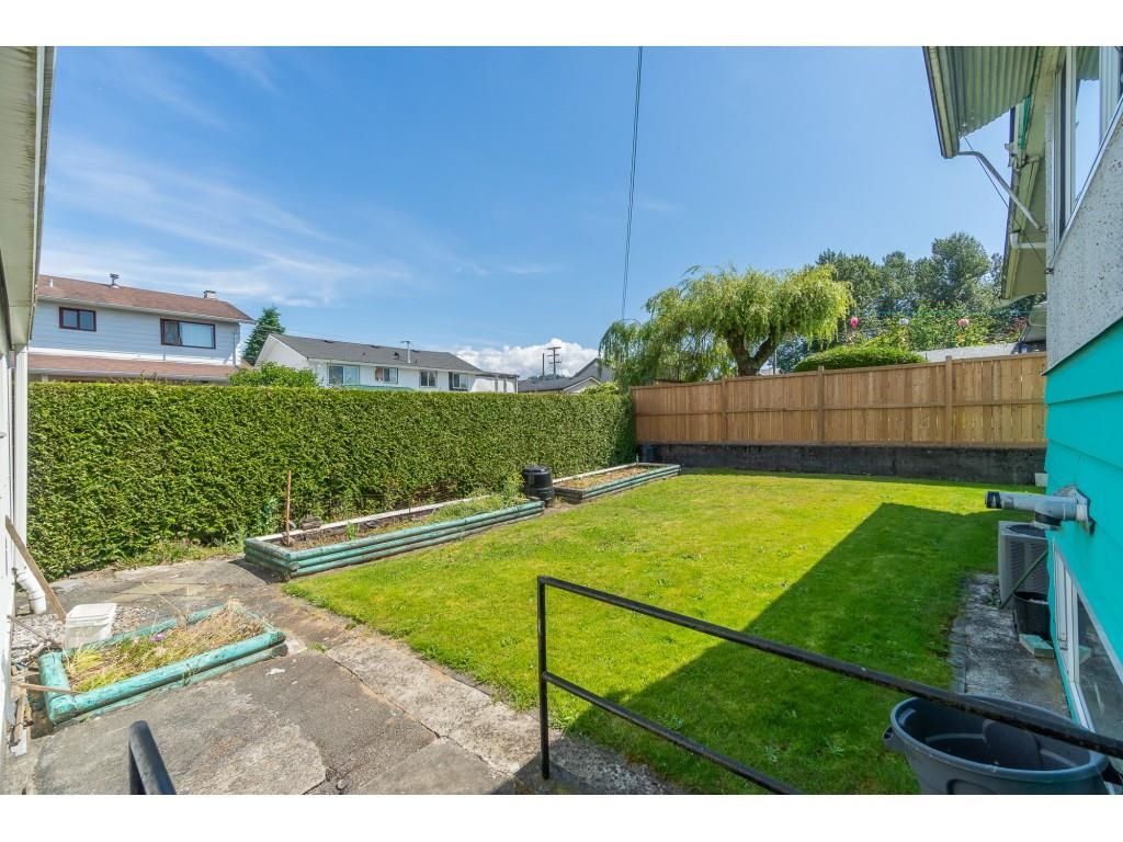 Listing Image 6