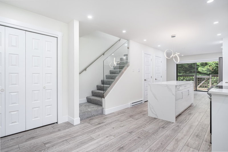 4328 Garden Grove Drive, Burnaby, V5G 4G6 | Image 2