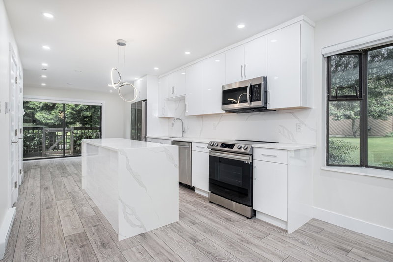 4328 Garden Grove Drive, Burnaby, V5G 4G6 | Image 3