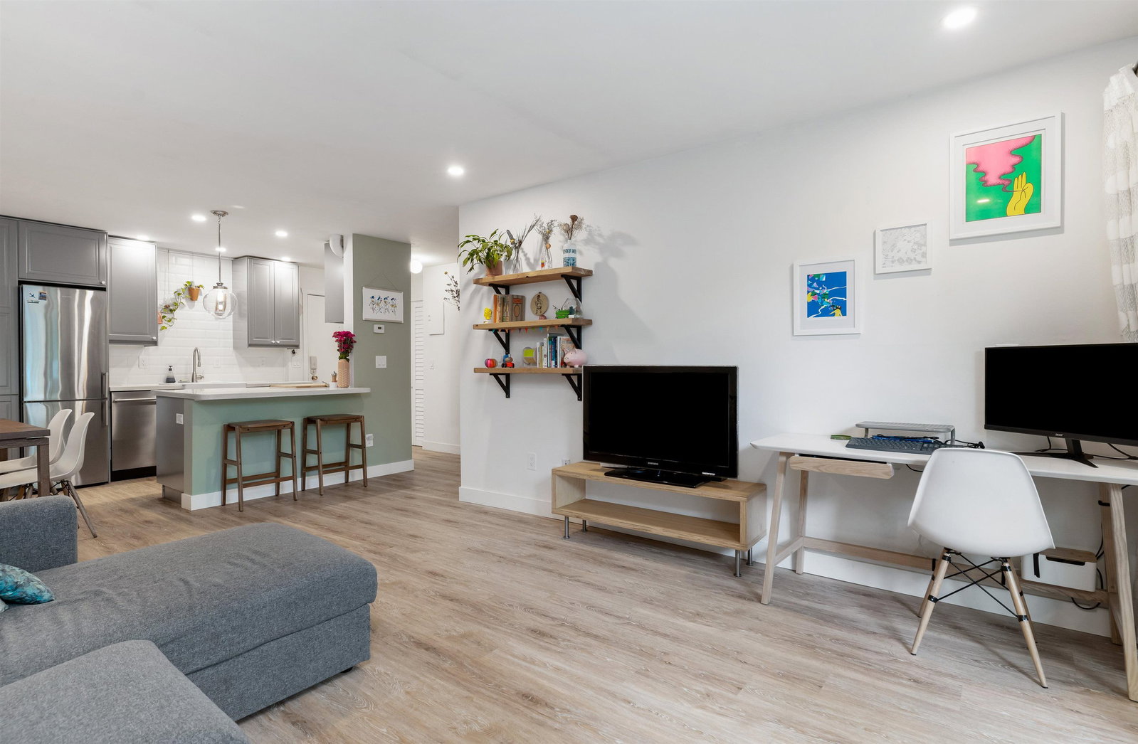 Listing Image 15