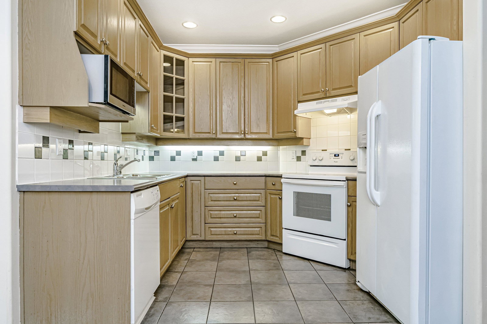 Listing Image 12