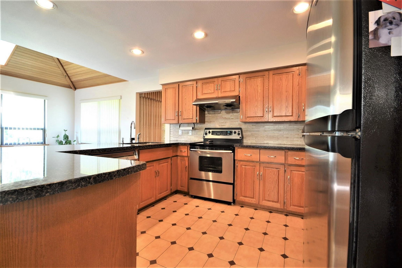 Listing Image 8