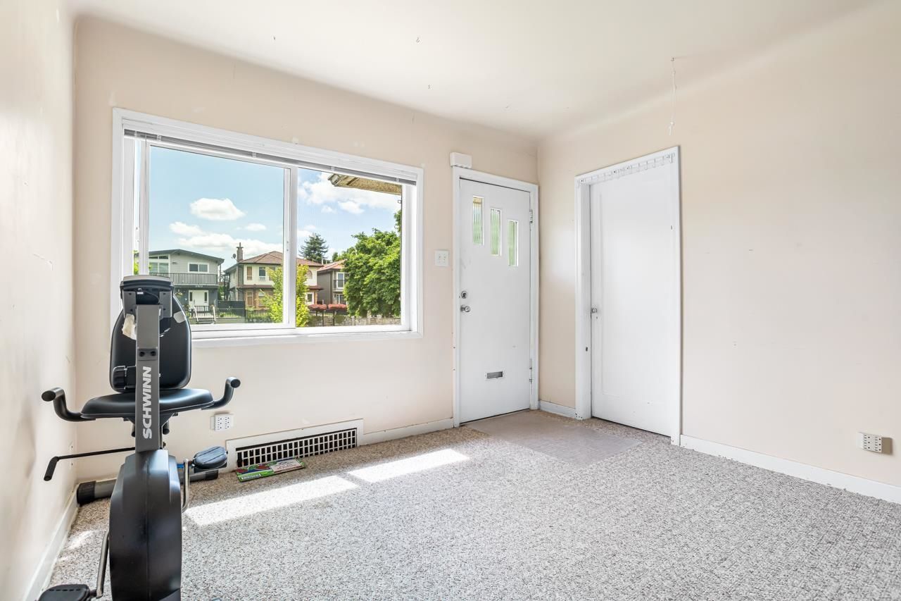 Listing Image 6