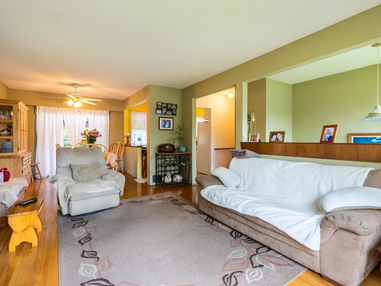 Listing Image 5