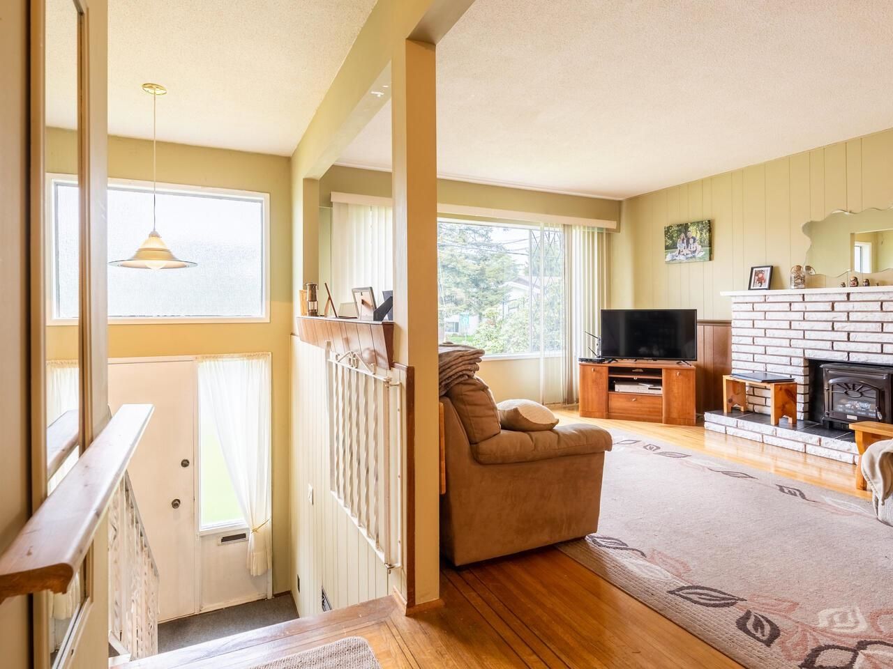 Listing Image 6