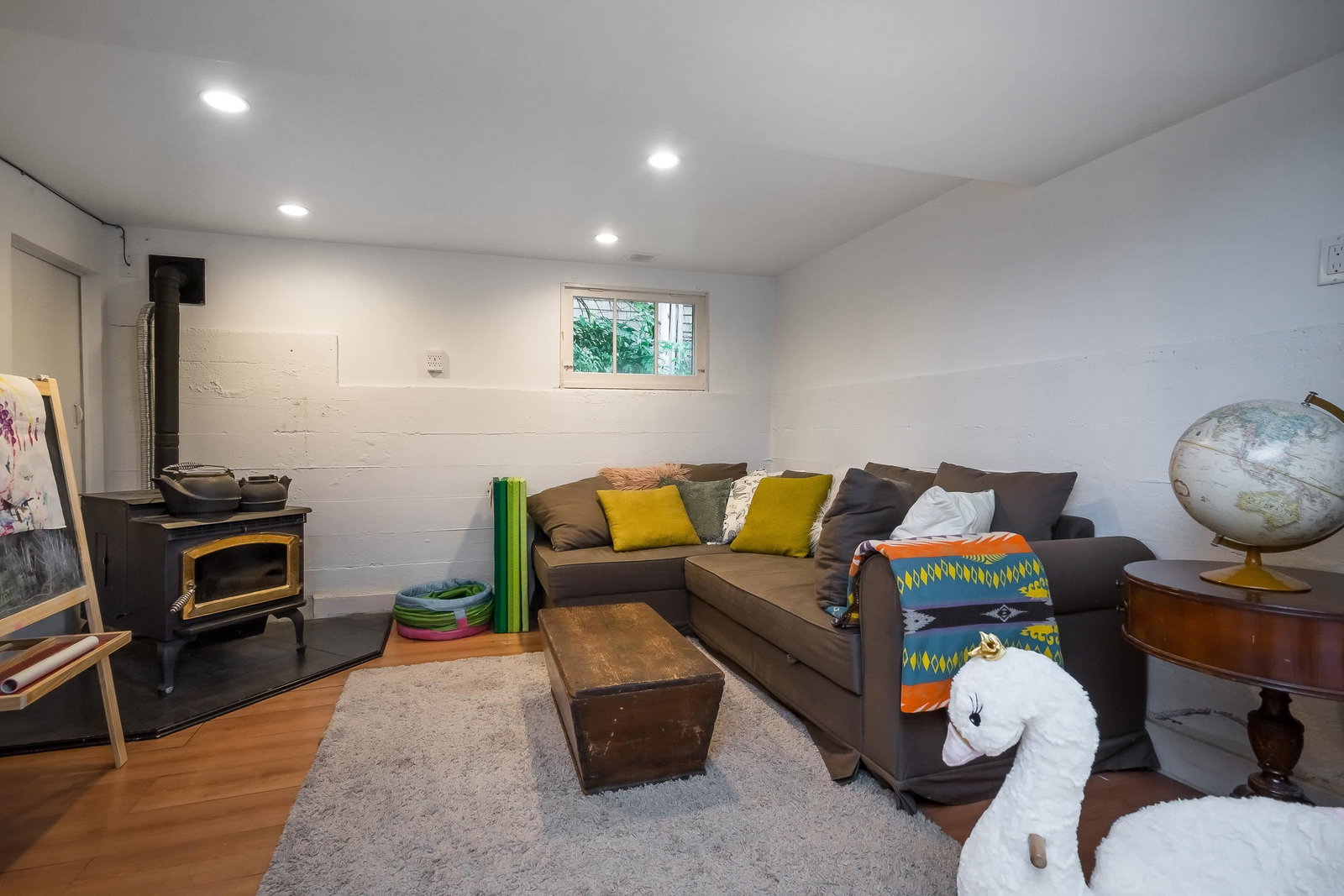 Listing Image 10