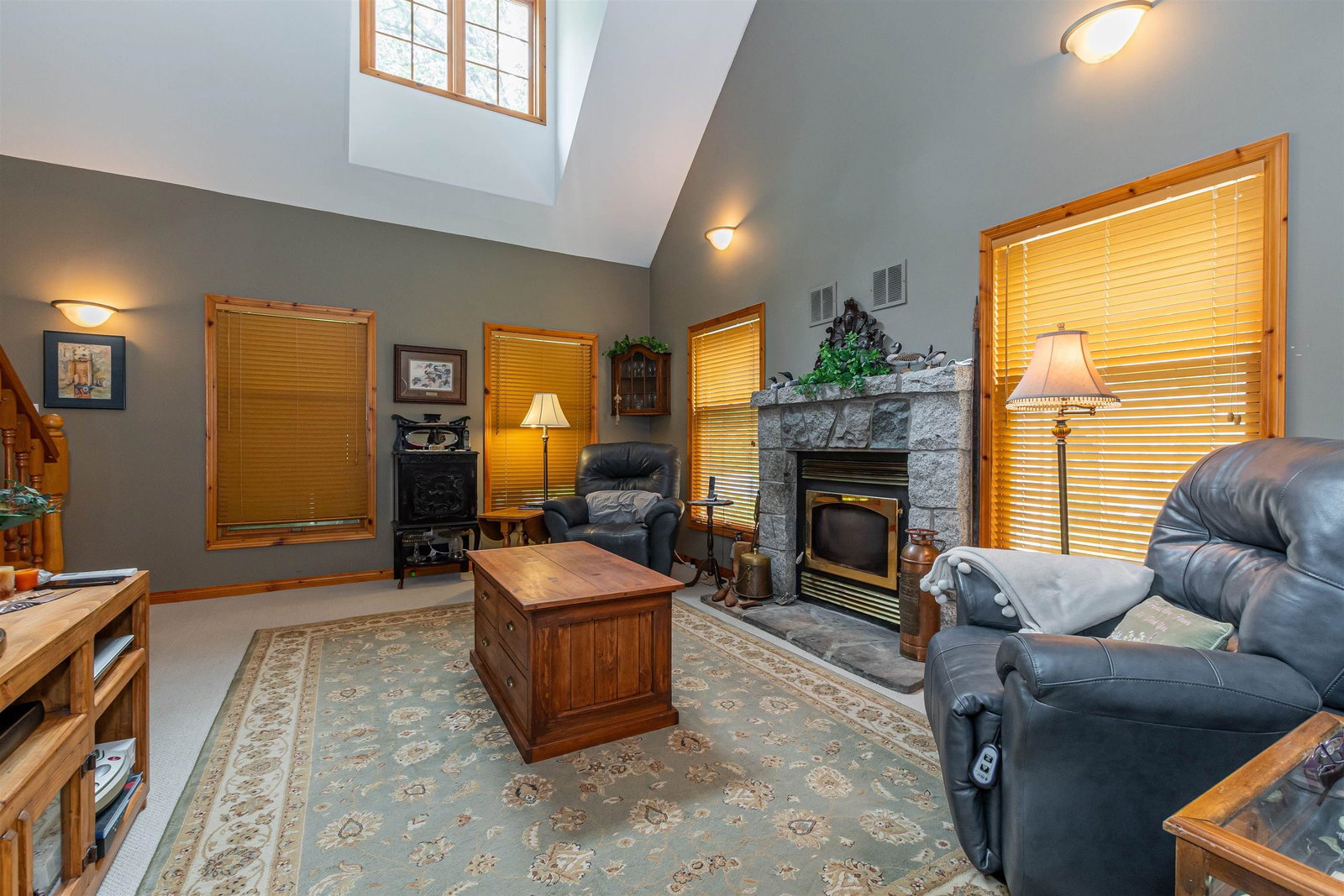 Listing Image 10